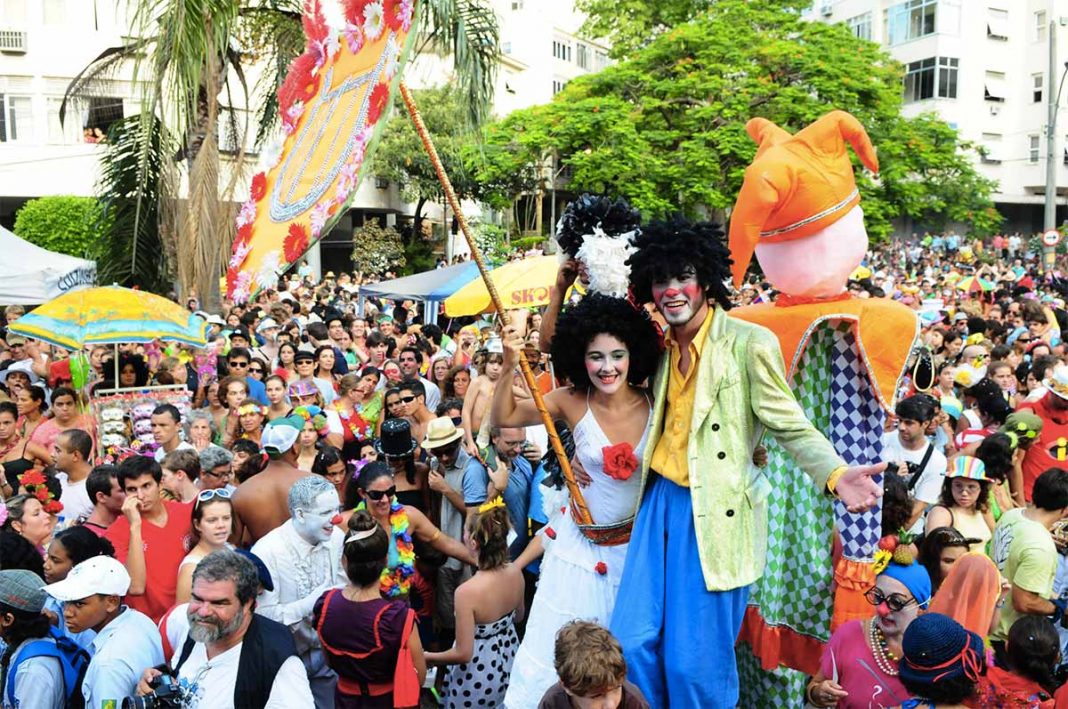 Eu Quero é Botar Meu Bloco na Rua: A Construção de uma Cidadania da Festa  no Carnaval de Rua do Rio de Janeiro - Departamento de Geografia UFRJ
